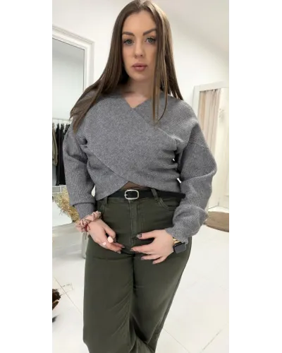 Sweter "Cross Me" – prążkowany z kopertowym dekoltem