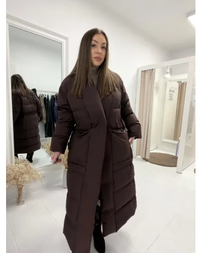 Kurtka „Puffy Long Brown” – długa, ultraciepła puchówka w kolorze czekoladowym