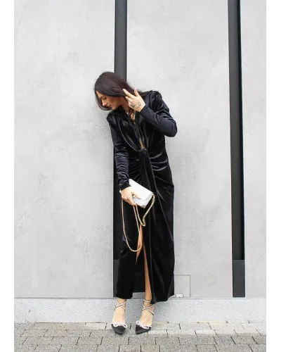 Sukienka „Velvet Desire” – welurowa sukienka z wiązaniem i rozcięciem