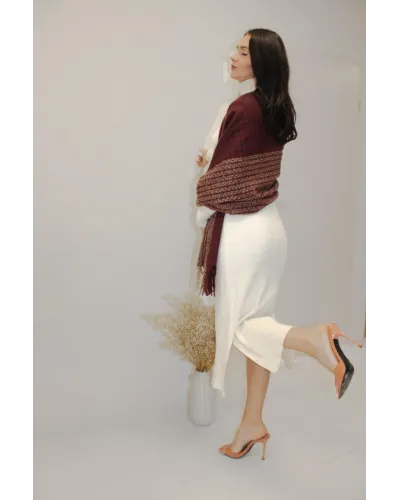 Sukienka „Soft Elegance” – dzianinowa sukienka midi z golfem