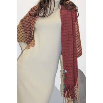 Sukienka „Soft Elegance” – dzianinowa sukienka midi z golfem