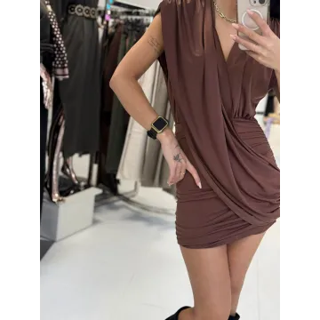 Sukienka „Silky Draped” – kopertowa mini z marszczeniem