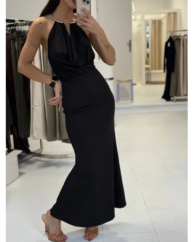 Sukienka „Golden Grace” – długa sukienka halter ze złotym detalem