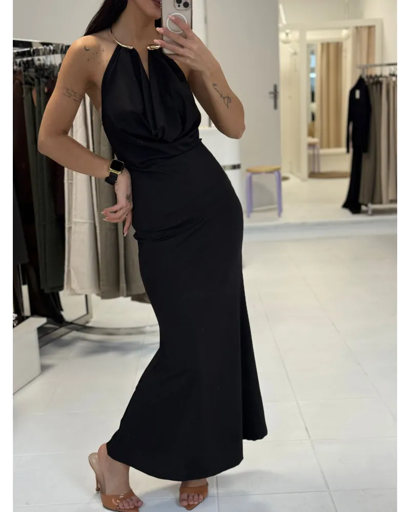 Sukienka „Golden Grace” – długa sukienka halter ze złotym detalem